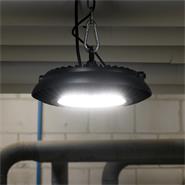 LED-Hallenstrahler 200 Watt - Strahler für Hof, Heuboden, Reithallen und Ställe, dimmbar