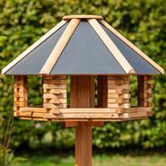 VOSS.garden "Tofta" - hochwertiges Vogelhaus aus Holz mit Metalldach, inkl. Ständer